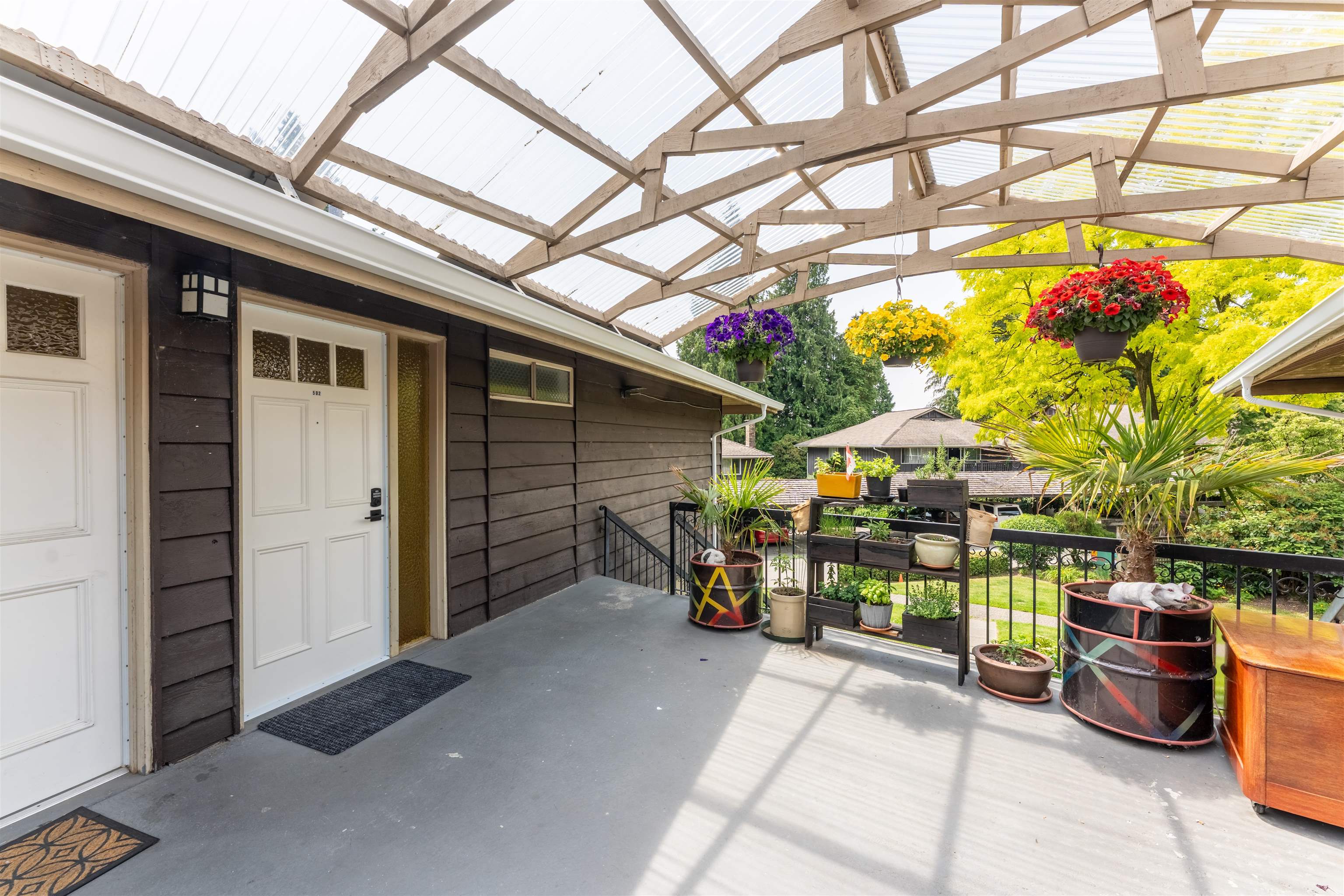 502 555 W 28TH STREET Unit: 502