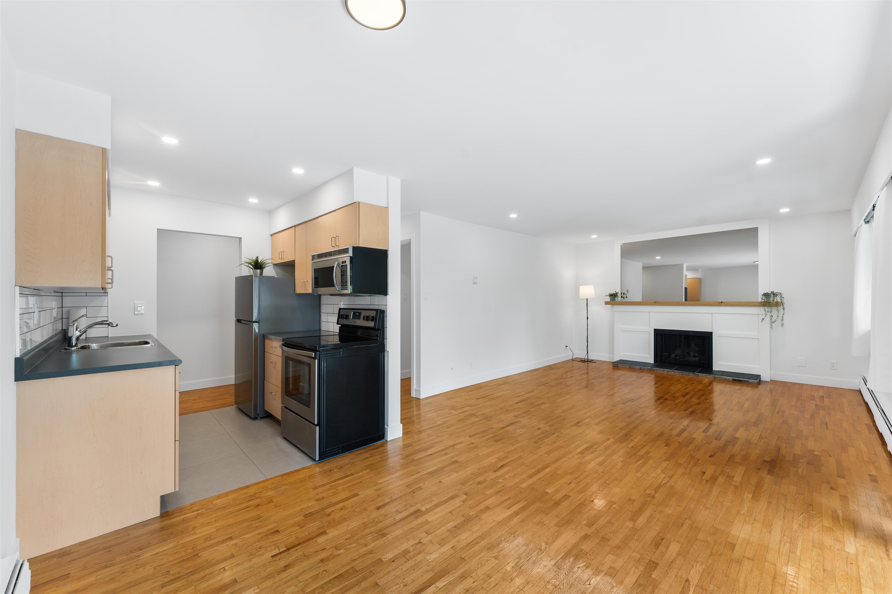 502 555 W 28TH STREET Unit: 502