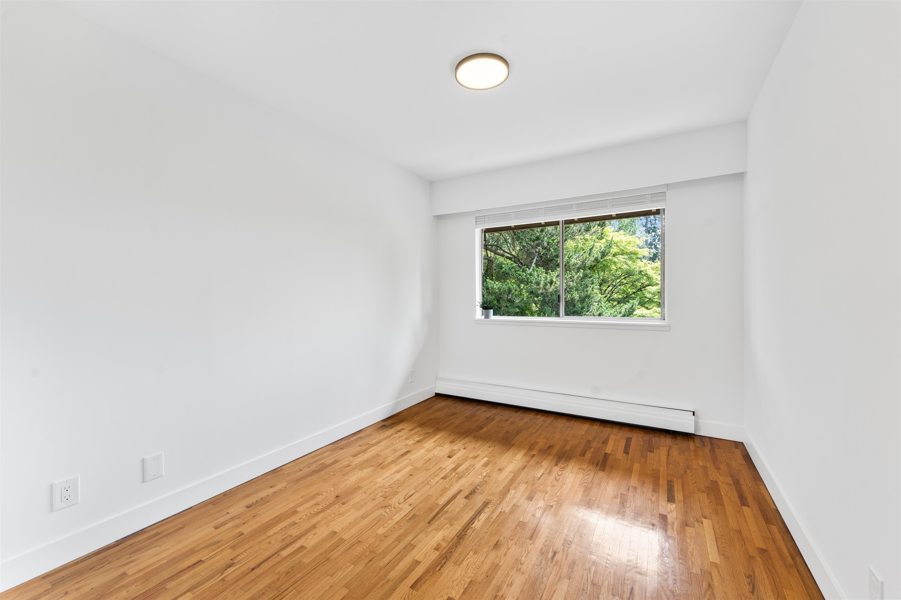 502 555 W 28TH STREET Unit: 502