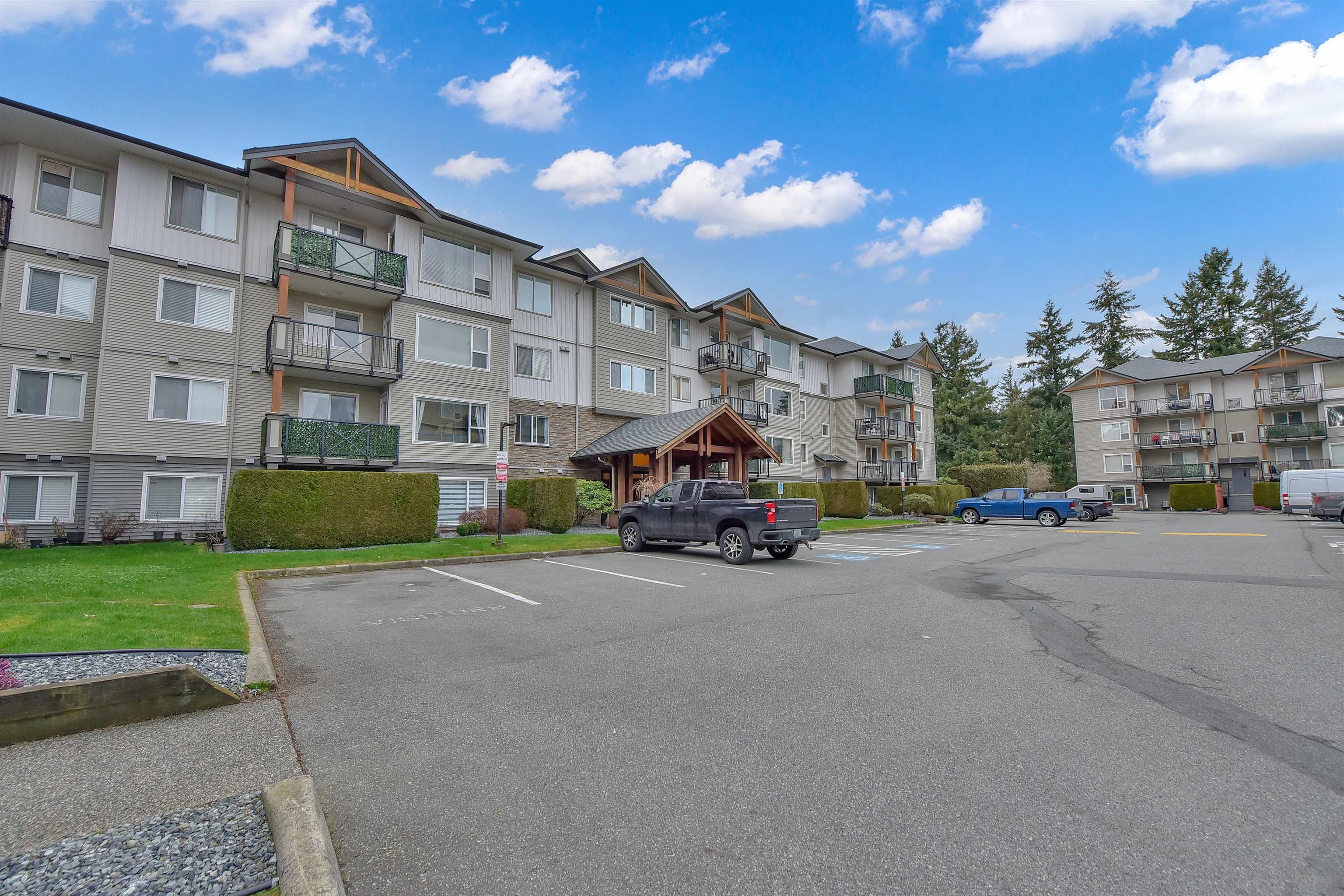 310 2955 DIAMOND CRESCENT Unit: 310
