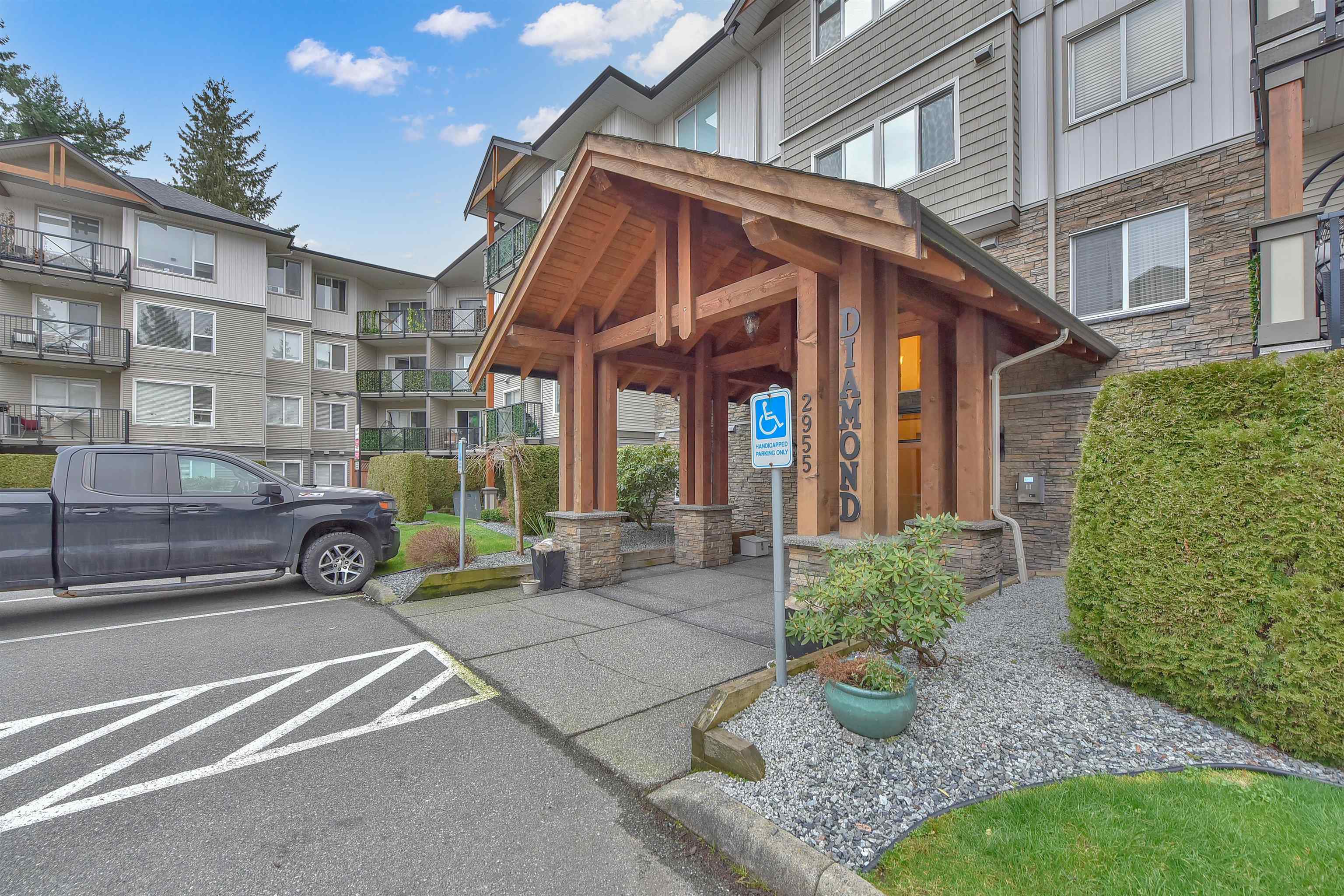 310 2955 DIAMOND CRESCENT Unit: 310