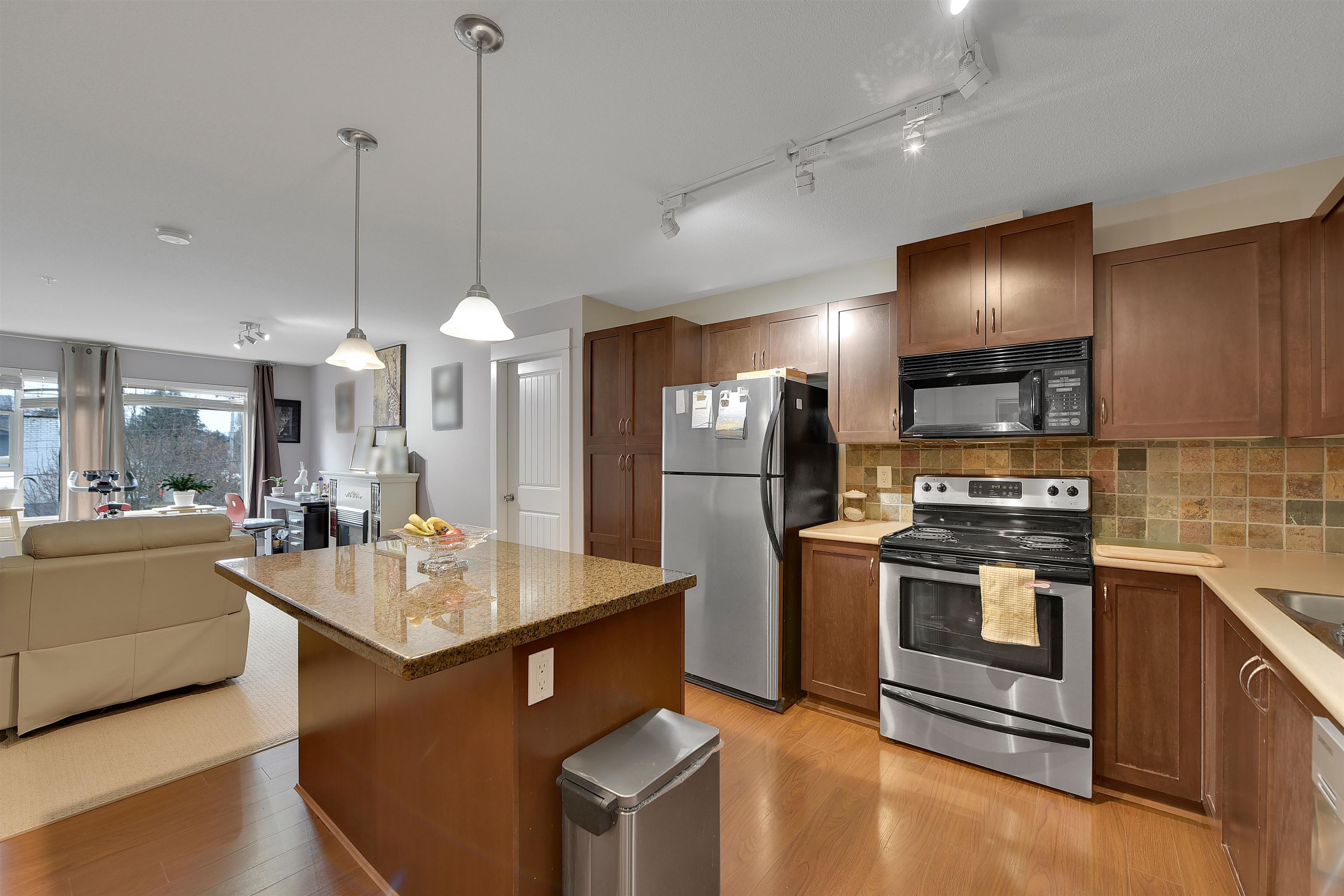 310 2955 DIAMOND CRESCENT Unit: 310