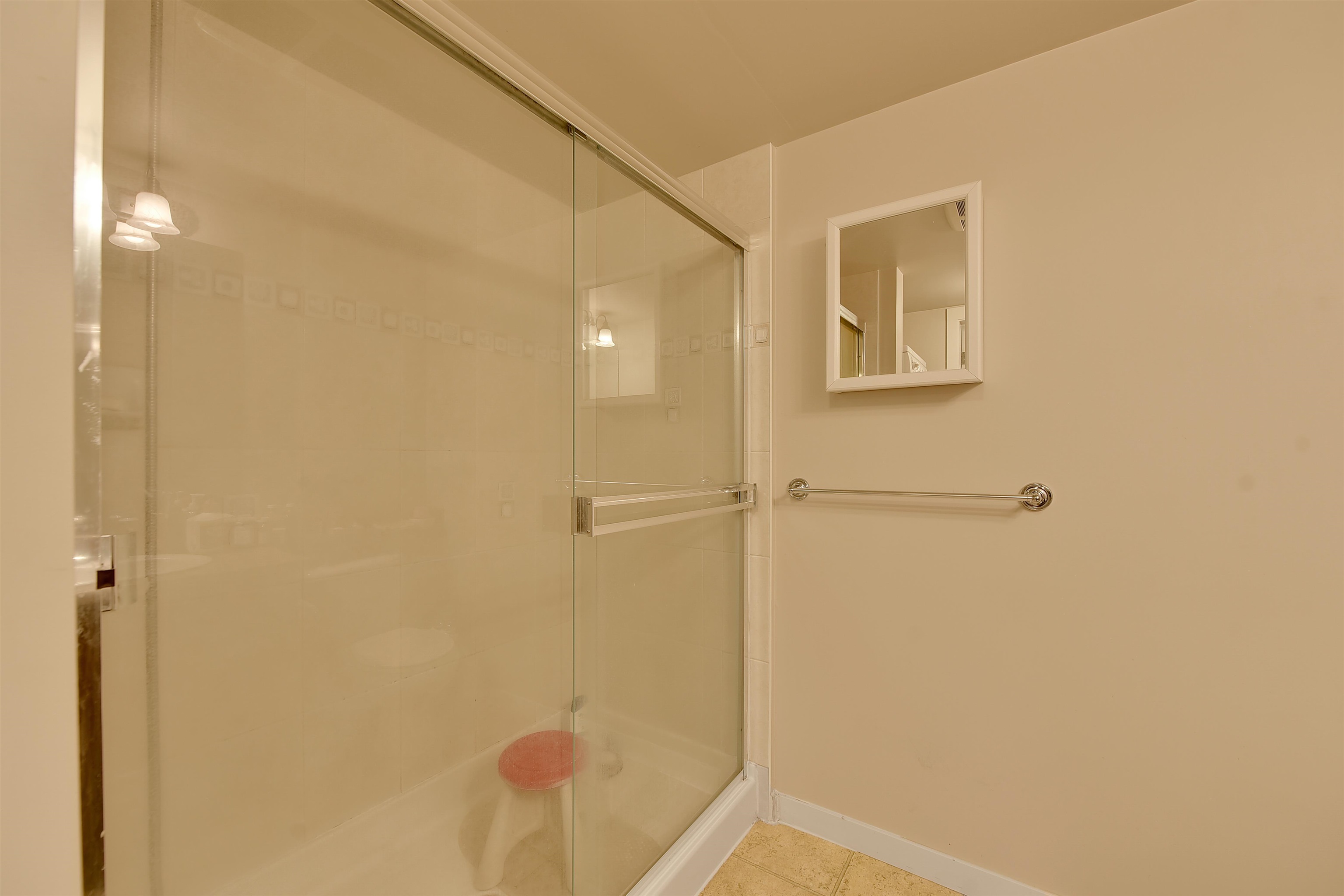 310 2955 DIAMOND CRESCENT Unit: 310