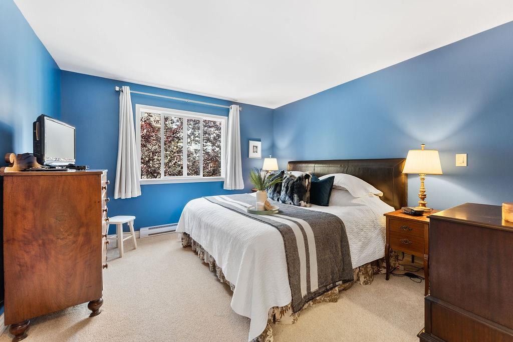 301 650 MOBERLY ROAD Unit: 301