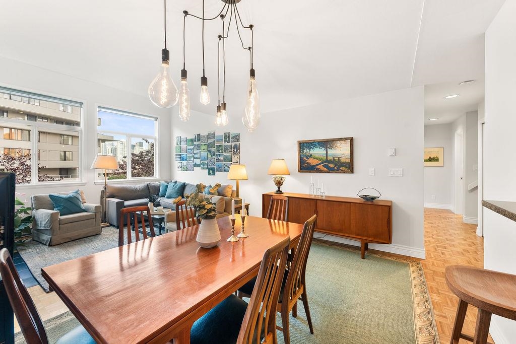 301 650 MOBERLY ROAD Unit: 301