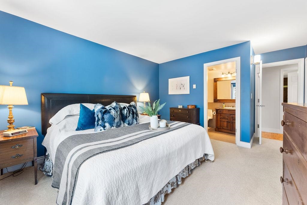 301 650 MOBERLY ROAD Unit: 301