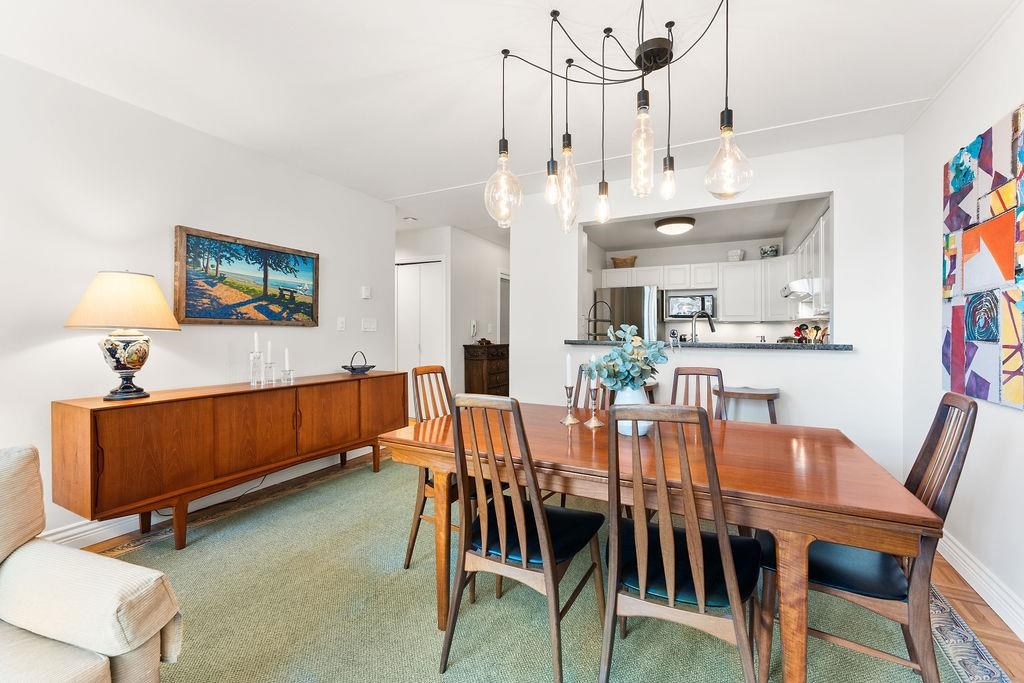 301 650 MOBERLY ROAD Unit: 301