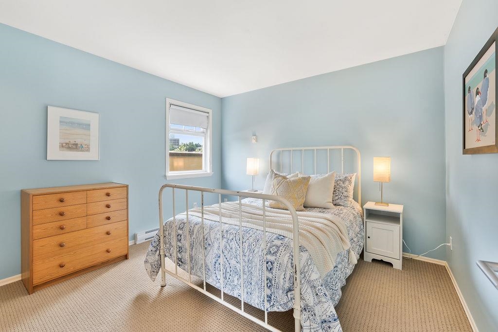 301 650 MOBERLY ROAD Unit: 301