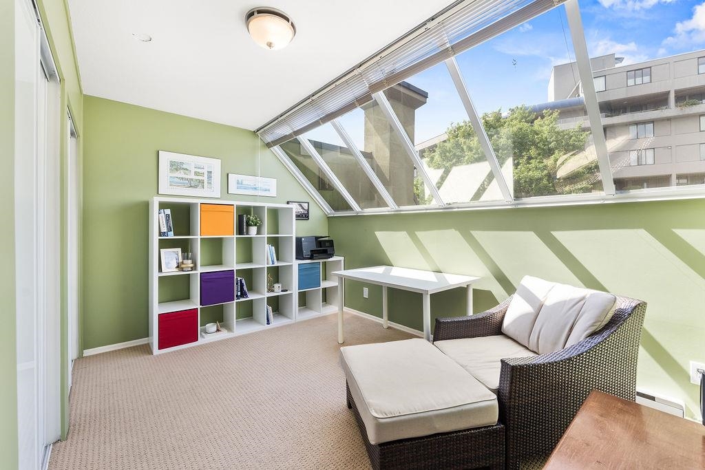 301 650 MOBERLY ROAD Unit: 301