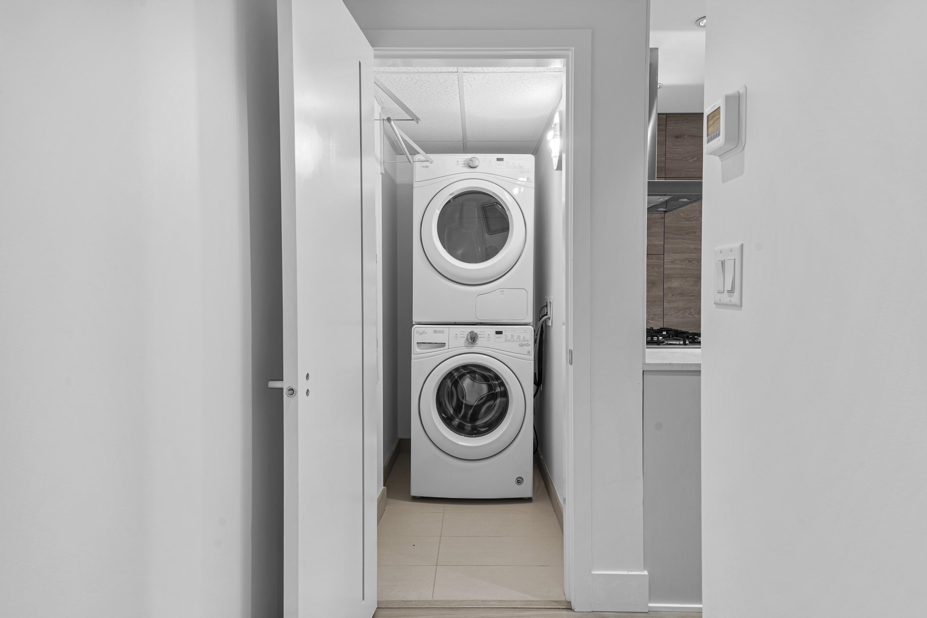 1801 7303 NOBLE LANE Unit: 1801