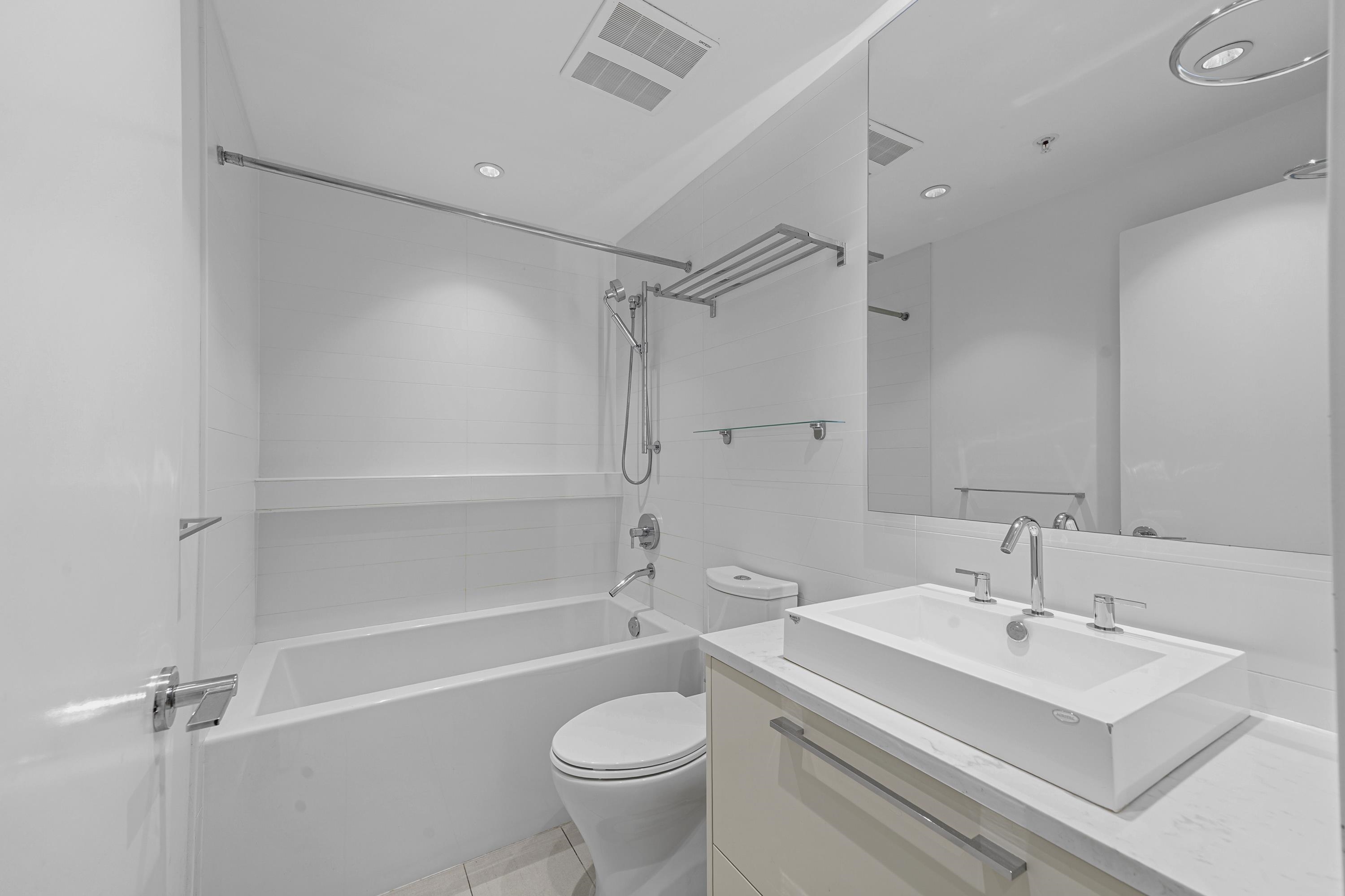 1801 7303 NOBLE LANE Unit: 1801