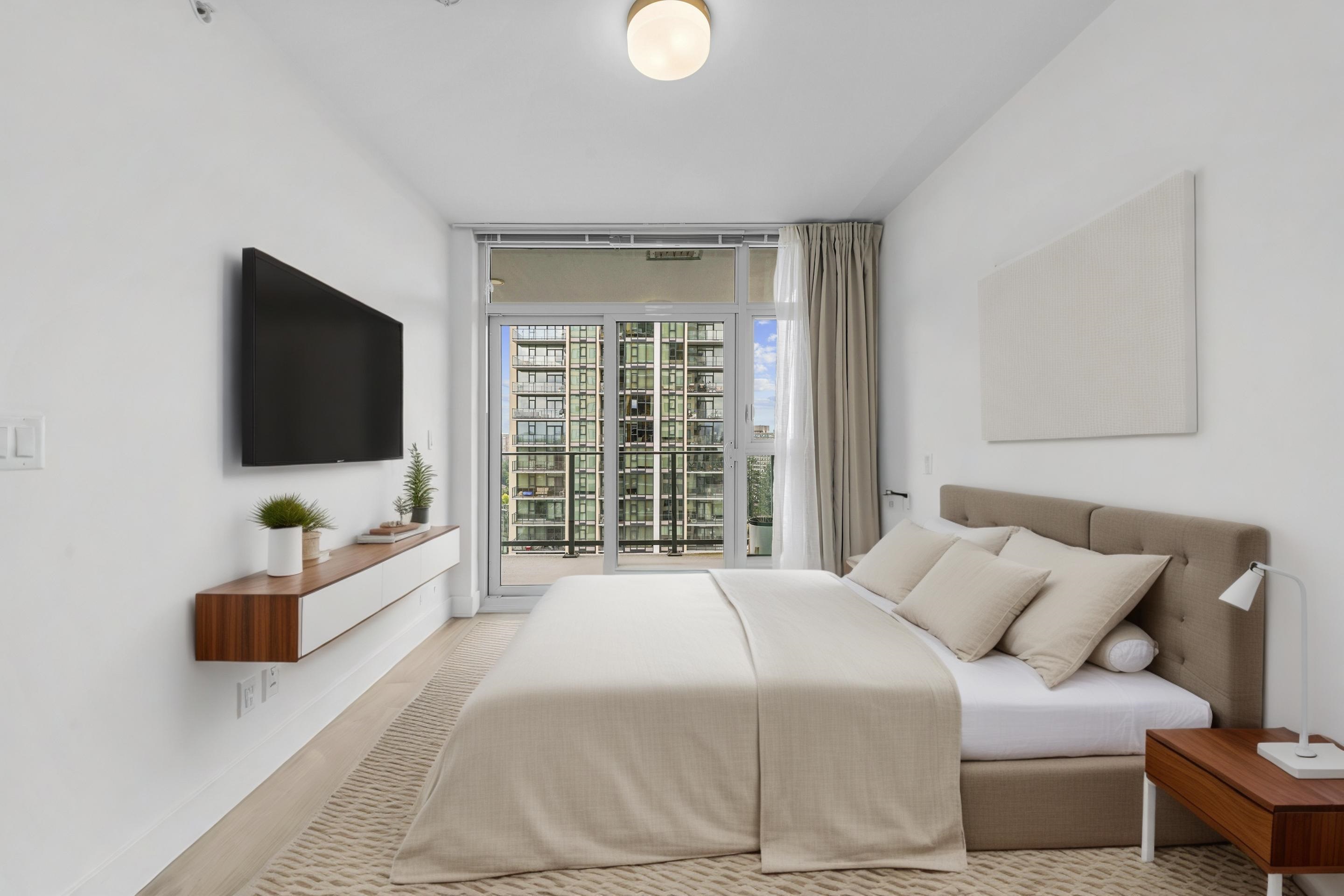 1801 7303 NOBLE LANE Unit: 1801
