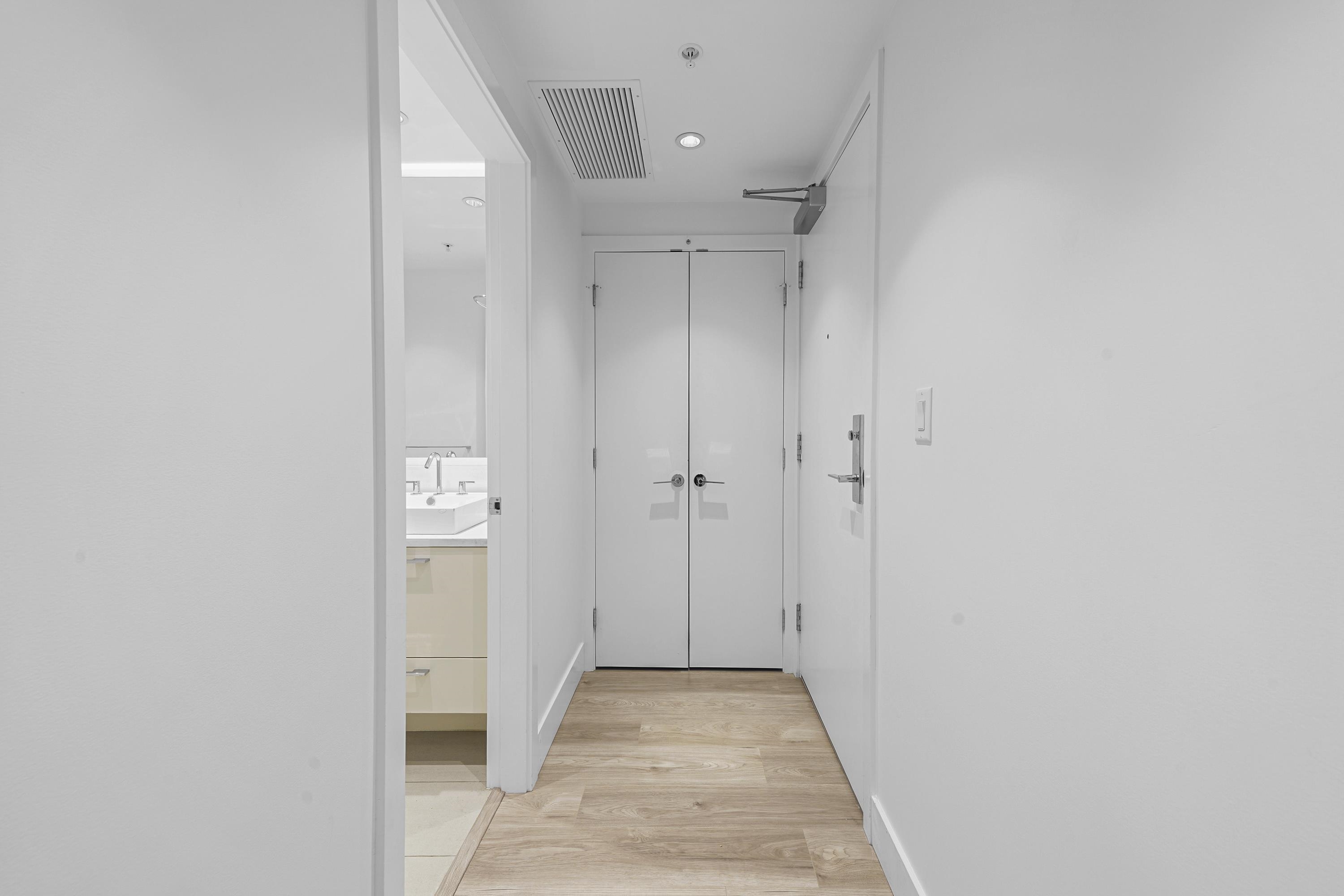 1801 7303 NOBLE LANE Unit: 1801
