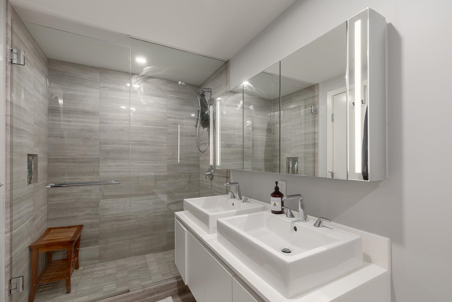 4506 1480 HOWE STREET Unit: 4506