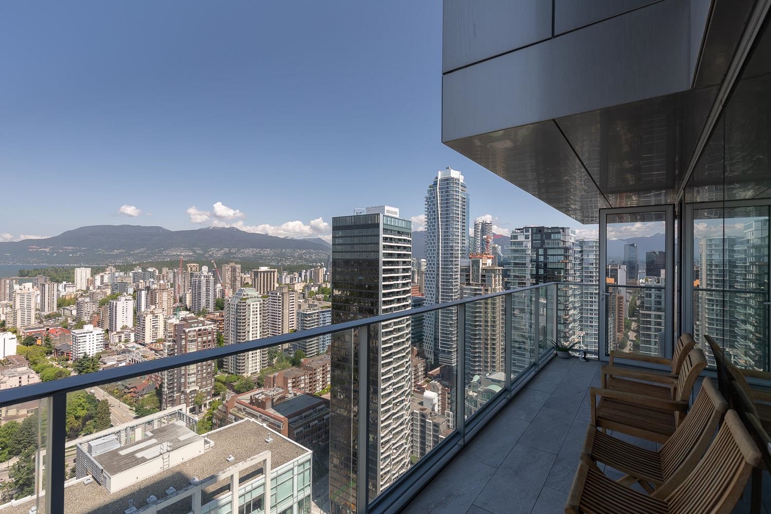 4506 1480 HOWE STREET Unit: 4506