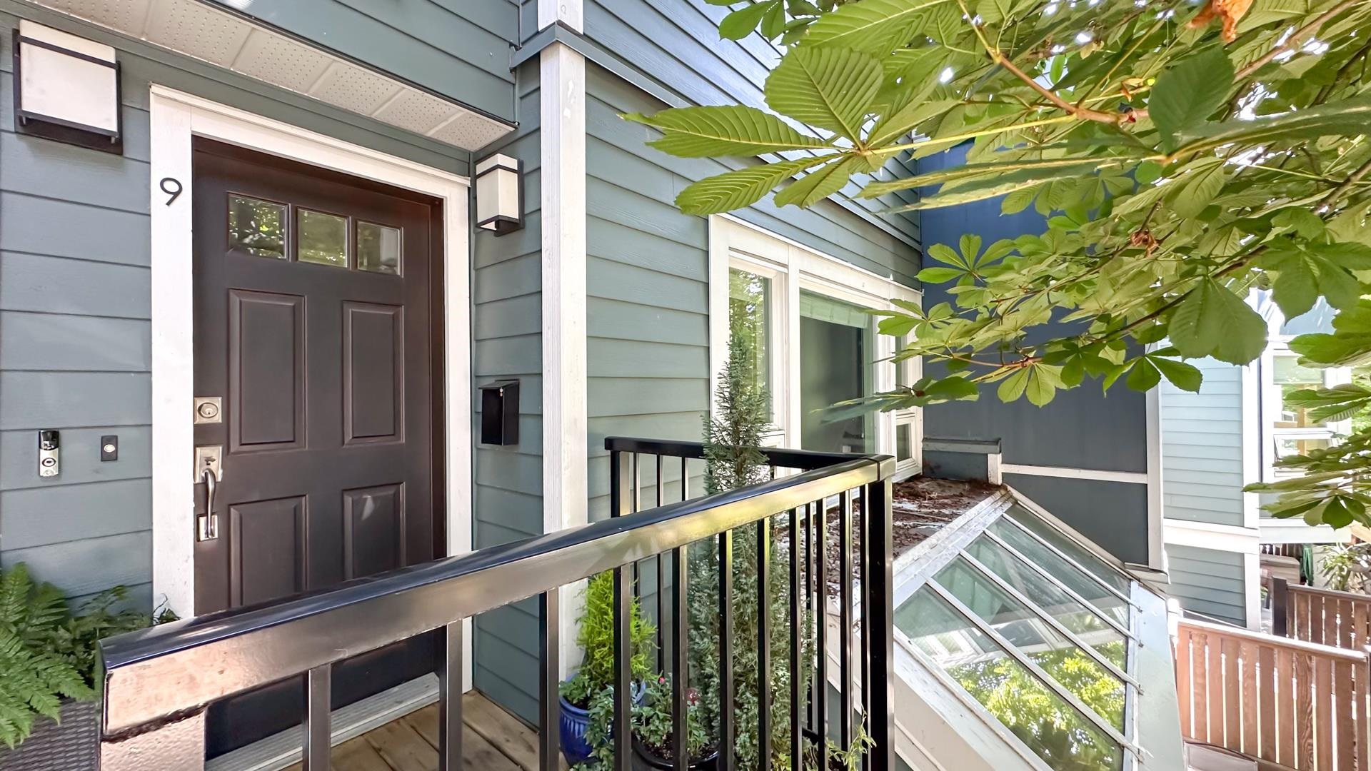 9 1081 W 8TH AVENUE Unit: 9