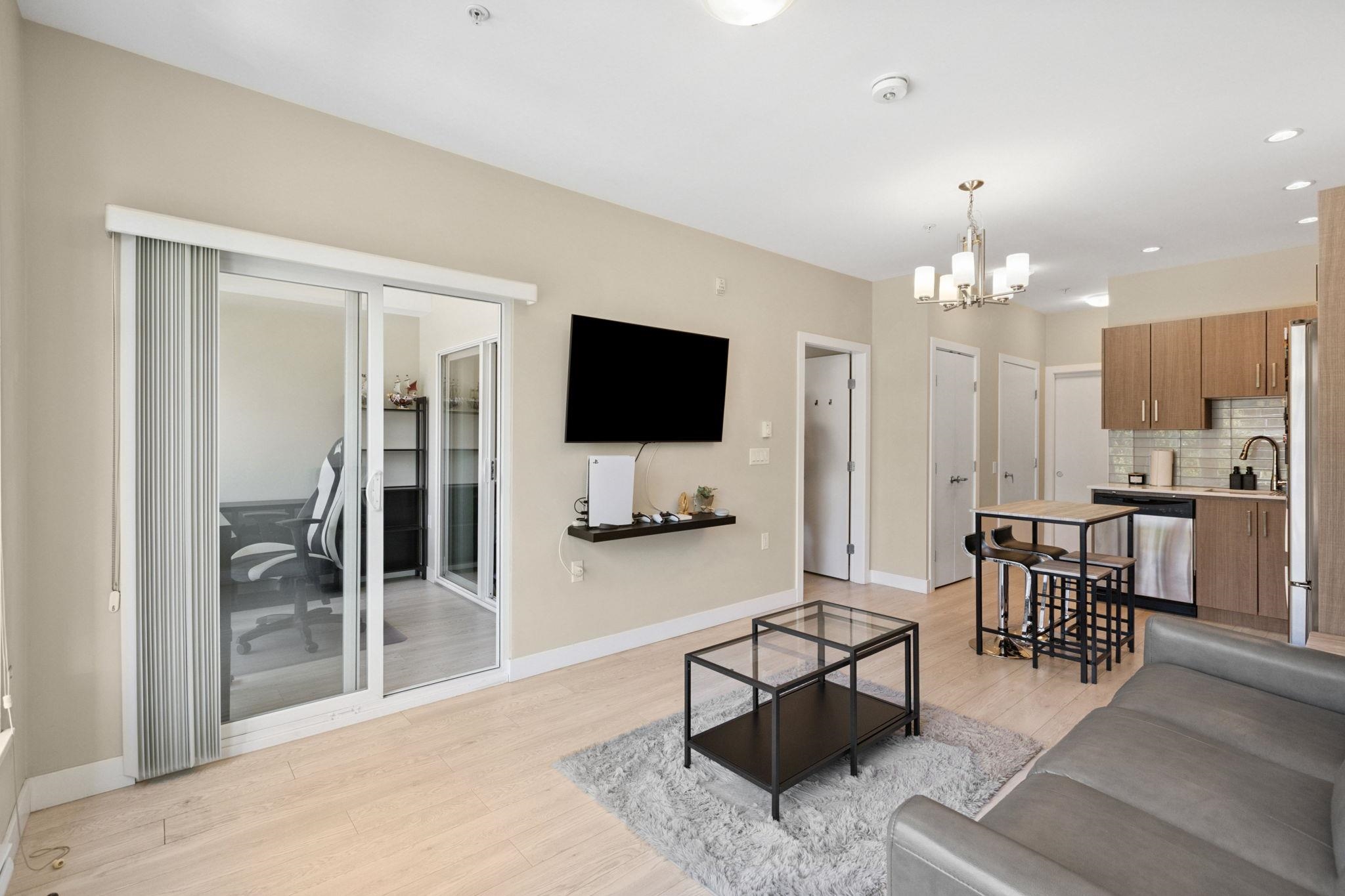 218 1838 RENFREW STREET Unit: 218