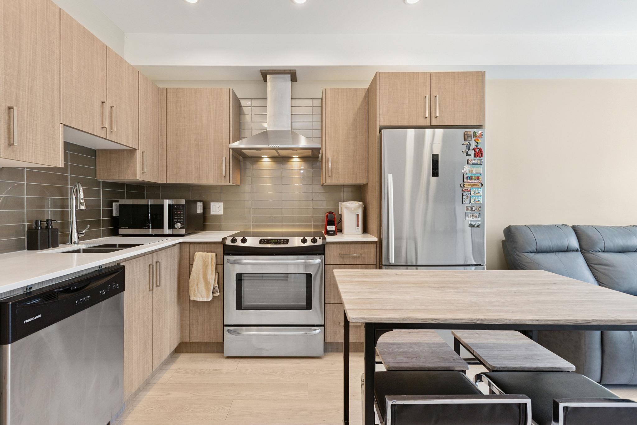 218 1838 RENFREW STREET Unit: 218