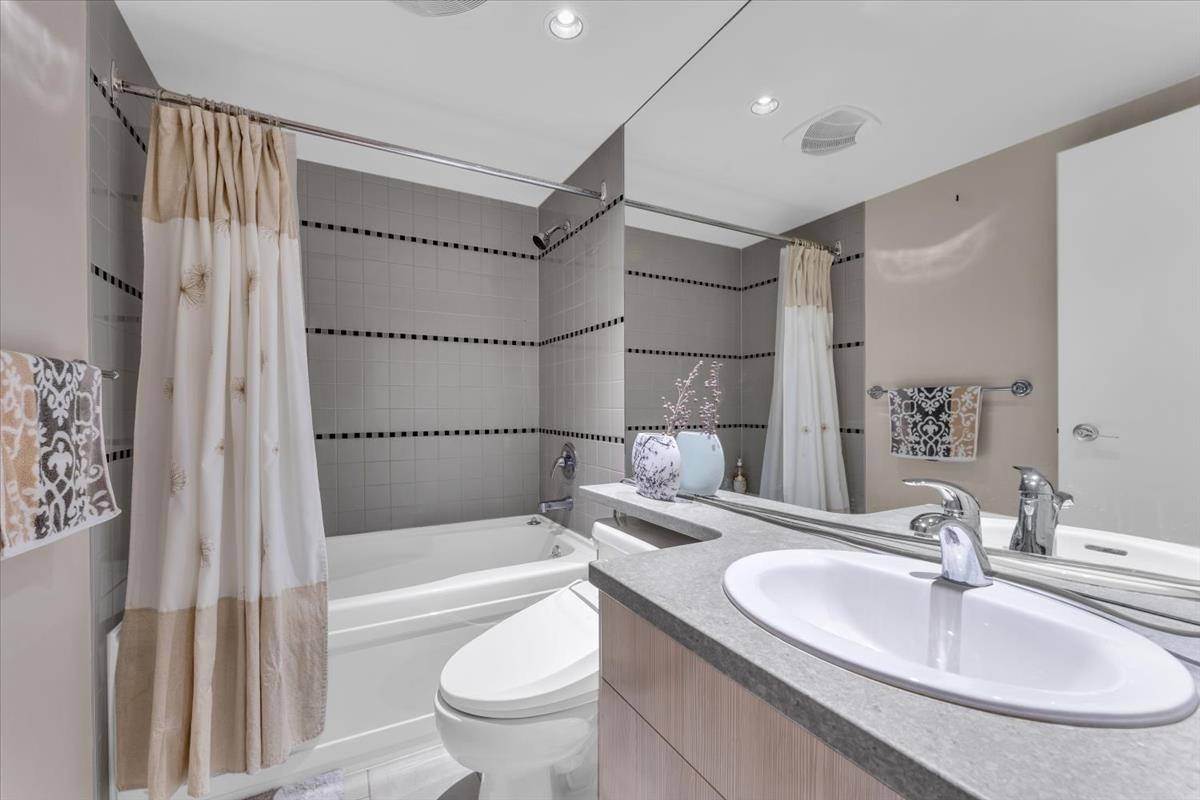 1503 1067 MARINASIDE CRESCENT Unit: 1503