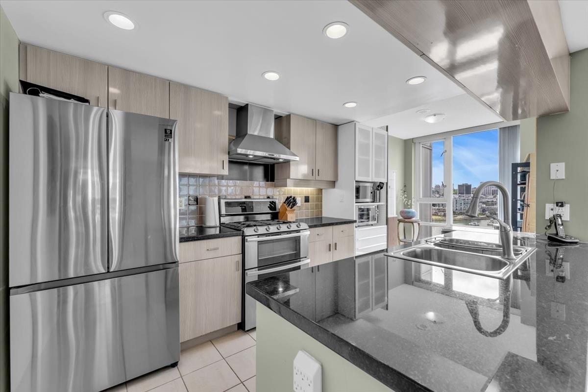 1503 1067 MARINASIDE CRESCENT Unit: 1503