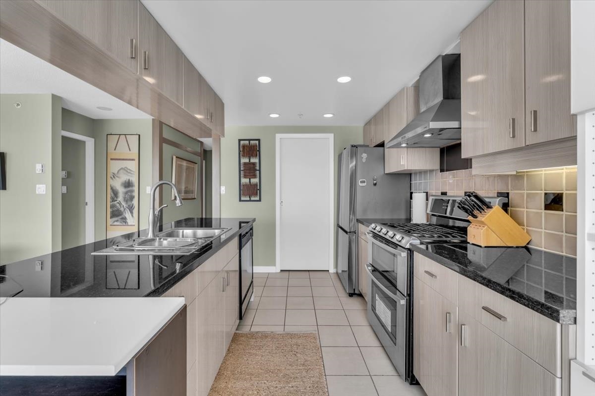 1503 1067 MARINASIDE CRESCENT Unit: 1503