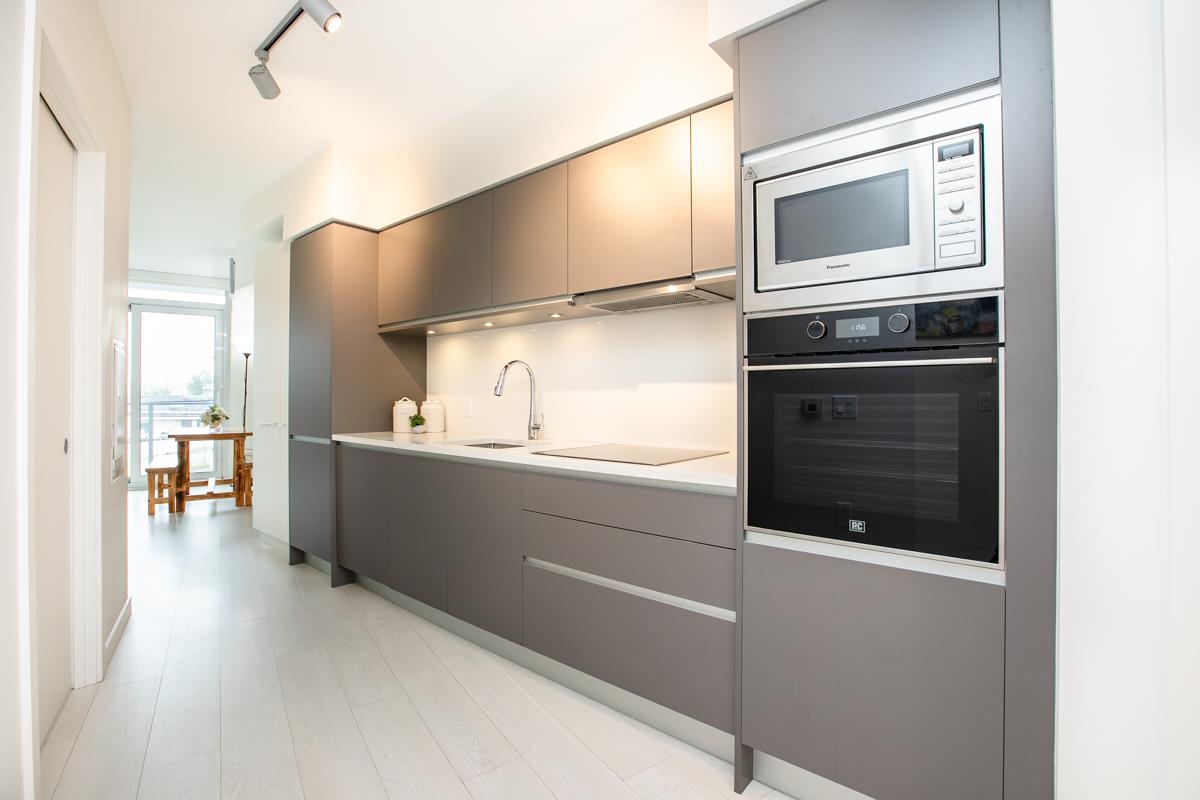 310 180 E 2ND AVENUE Unit: 310