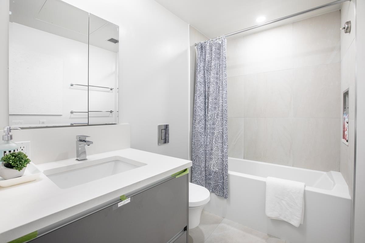 310 180 E 2ND AVENUE Unit: 310