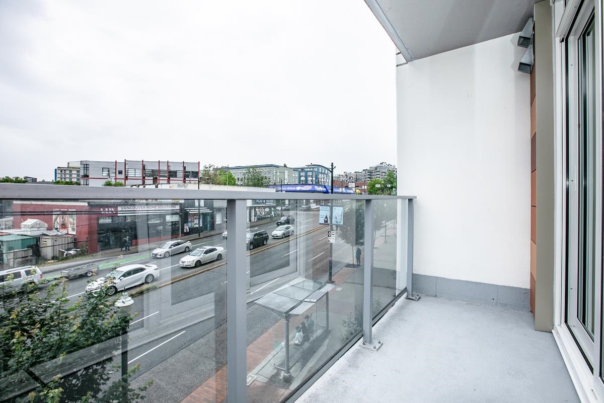 310 180 E 2ND AVENUE Unit: 310