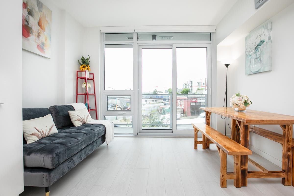 310 180 E 2ND AVENUE Unit: 310
