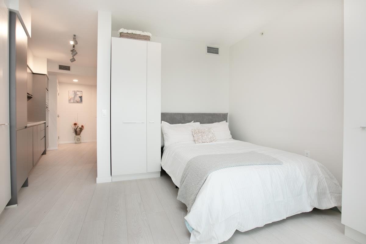 310 180 E 2ND AVENUE Unit: 310