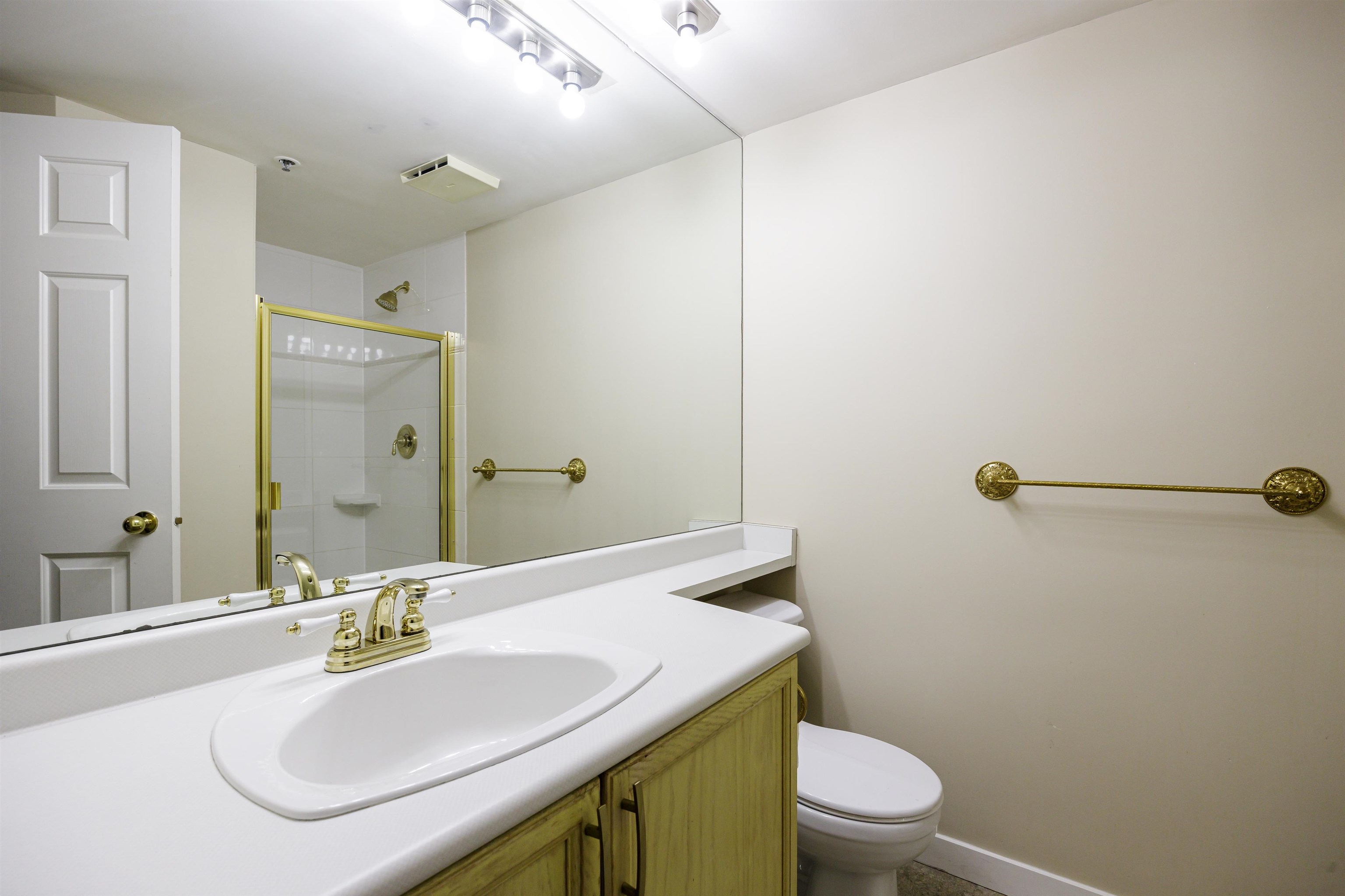 903 738 FARROW STREET Unit: 903