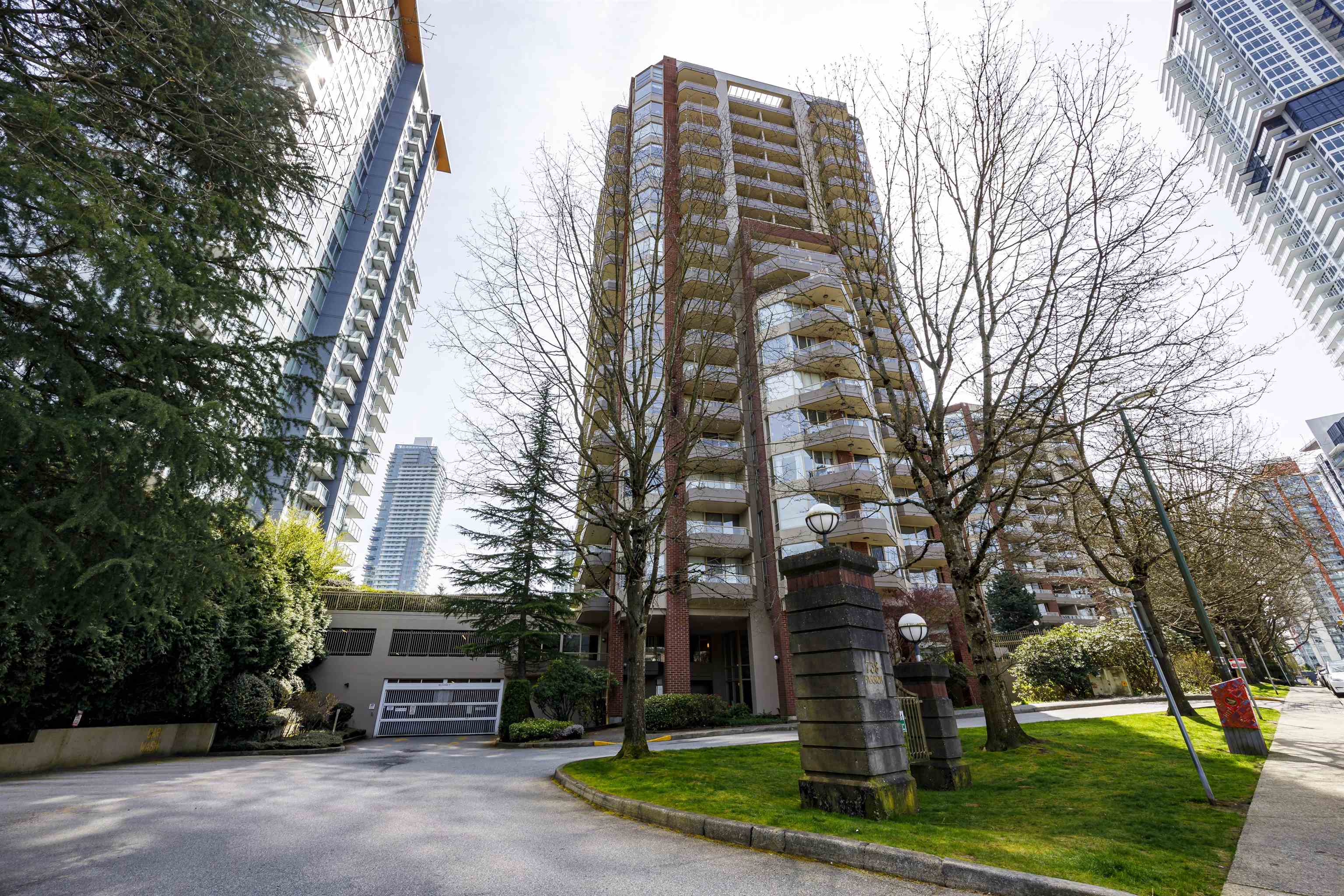 903 738 FARROW STREET Unit: 903