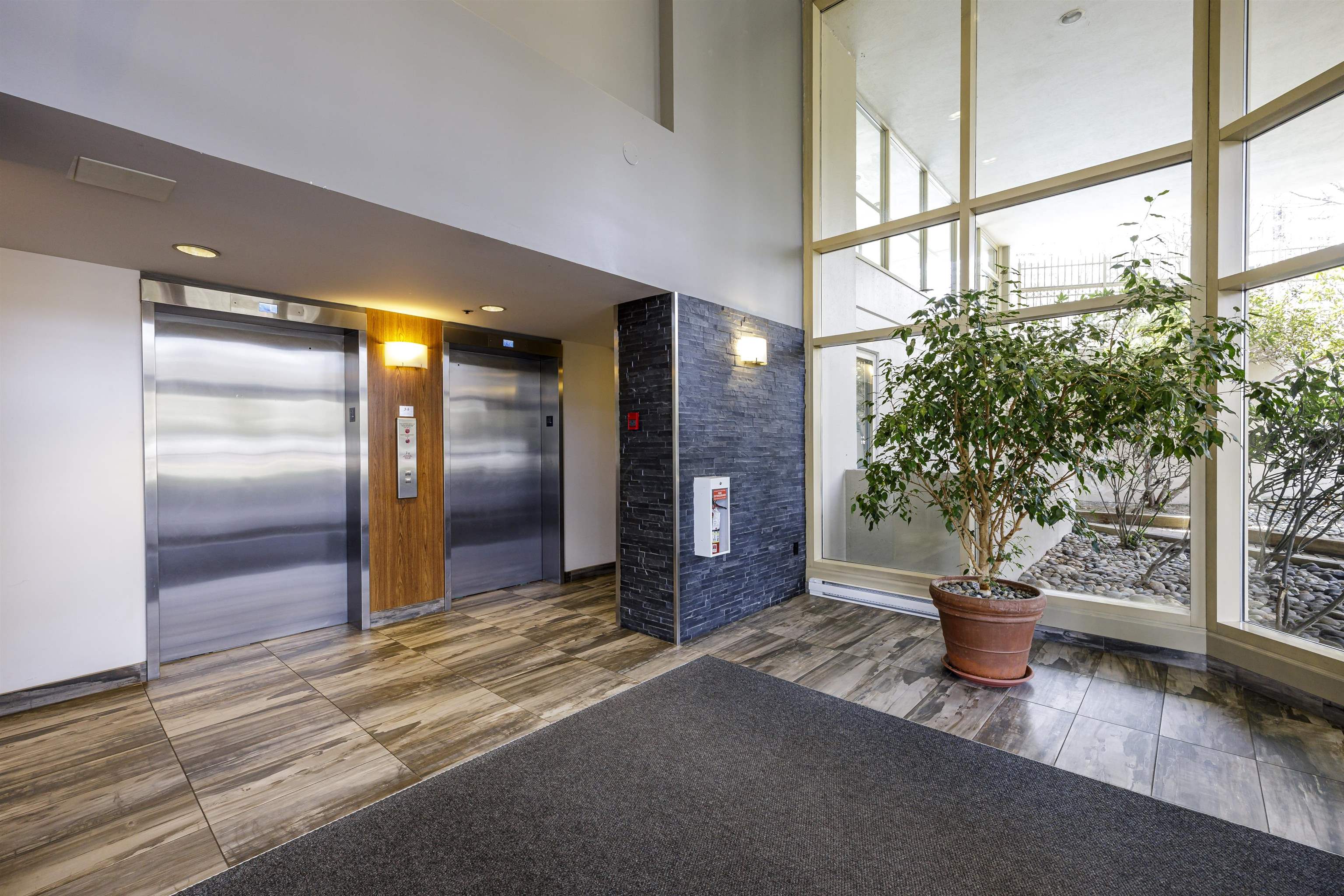 903 738 FARROW STREET Unit: 903