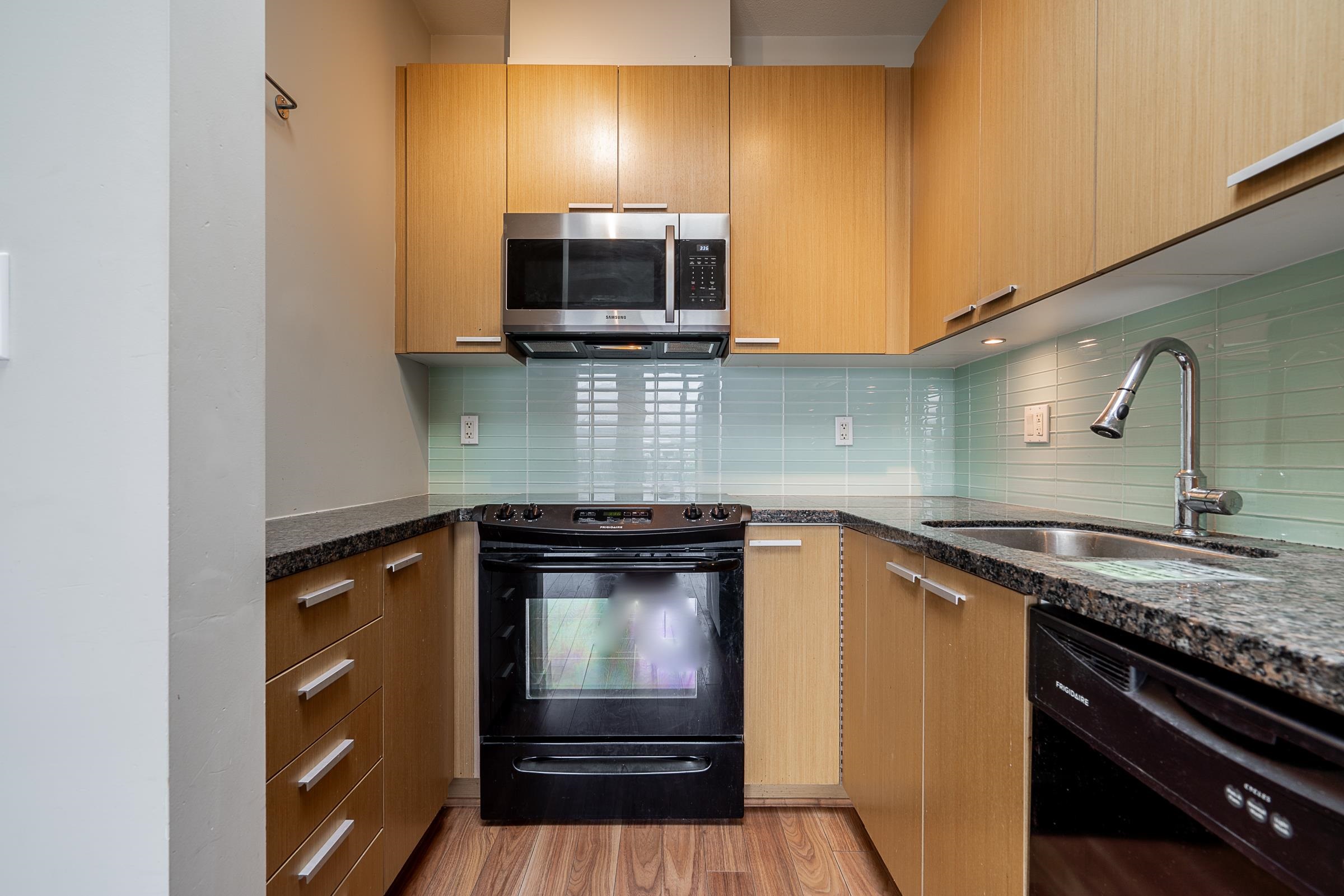 PH16 5388 GRIMMER STREET Unit: PH16