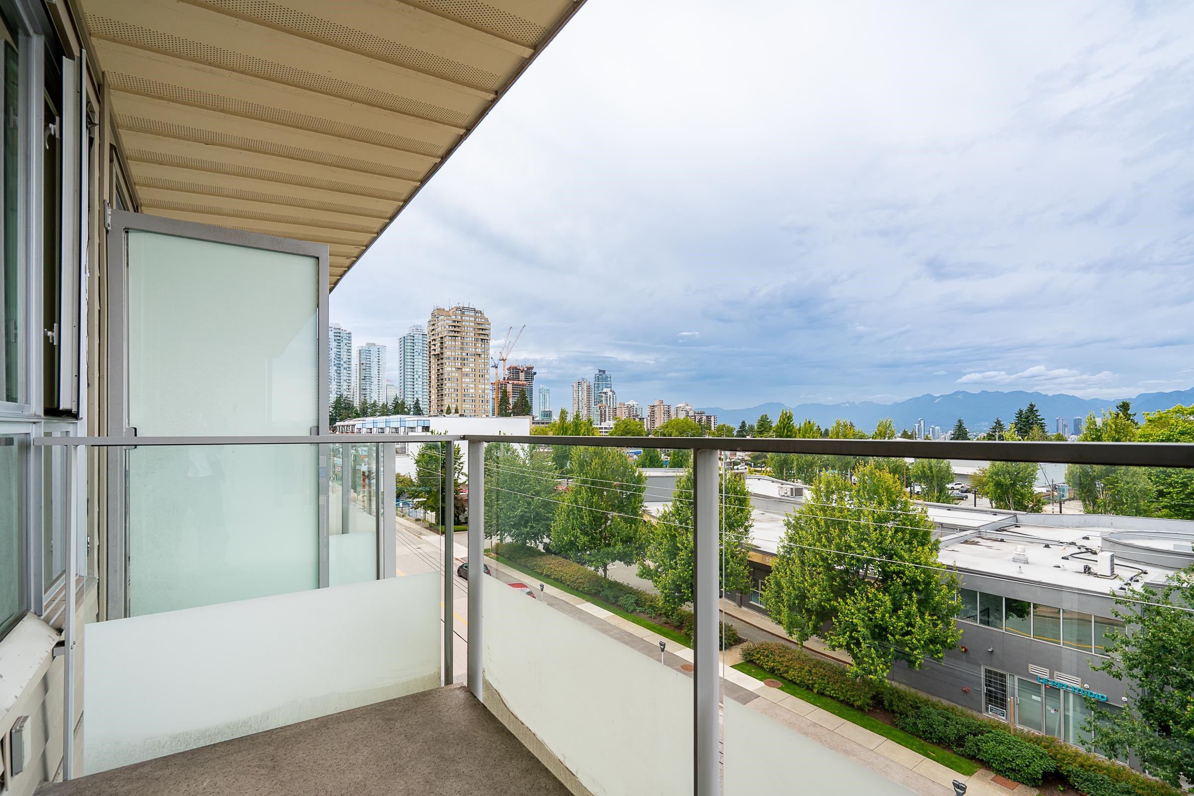PH16 5388 GRIMMER STREET Unit: PH16
