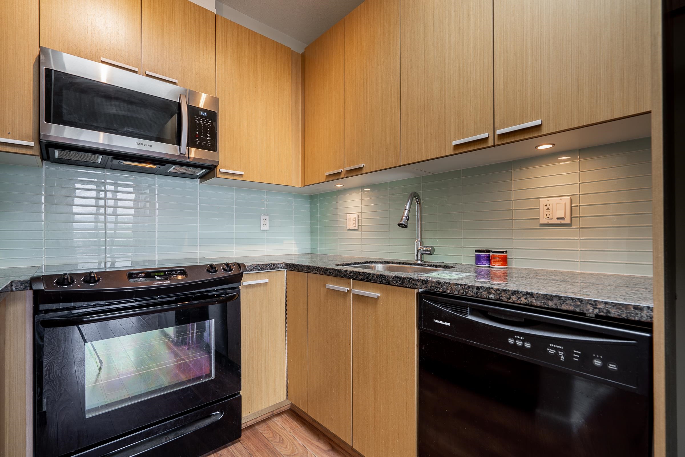 PH16 5388 GRIMMER STREET Unit: PH16