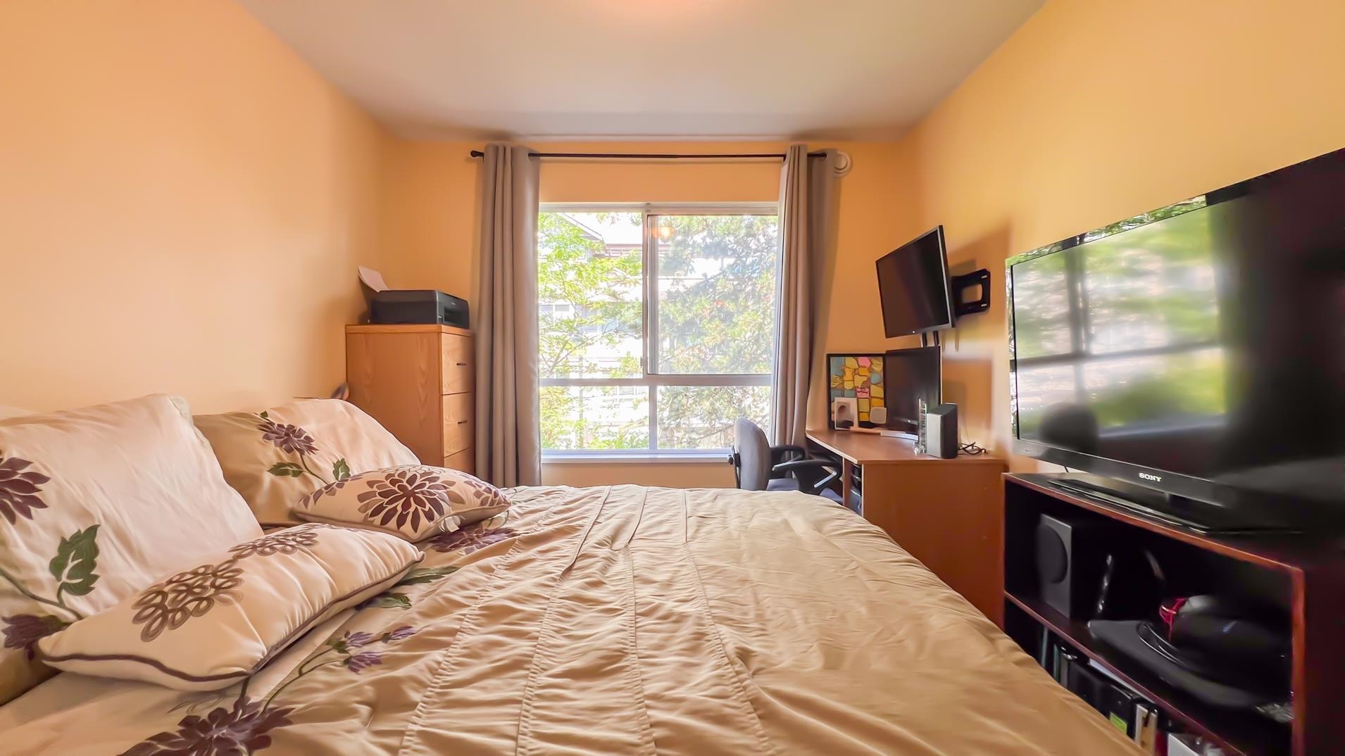 202 15375 17 AVENUE Unit: 202
