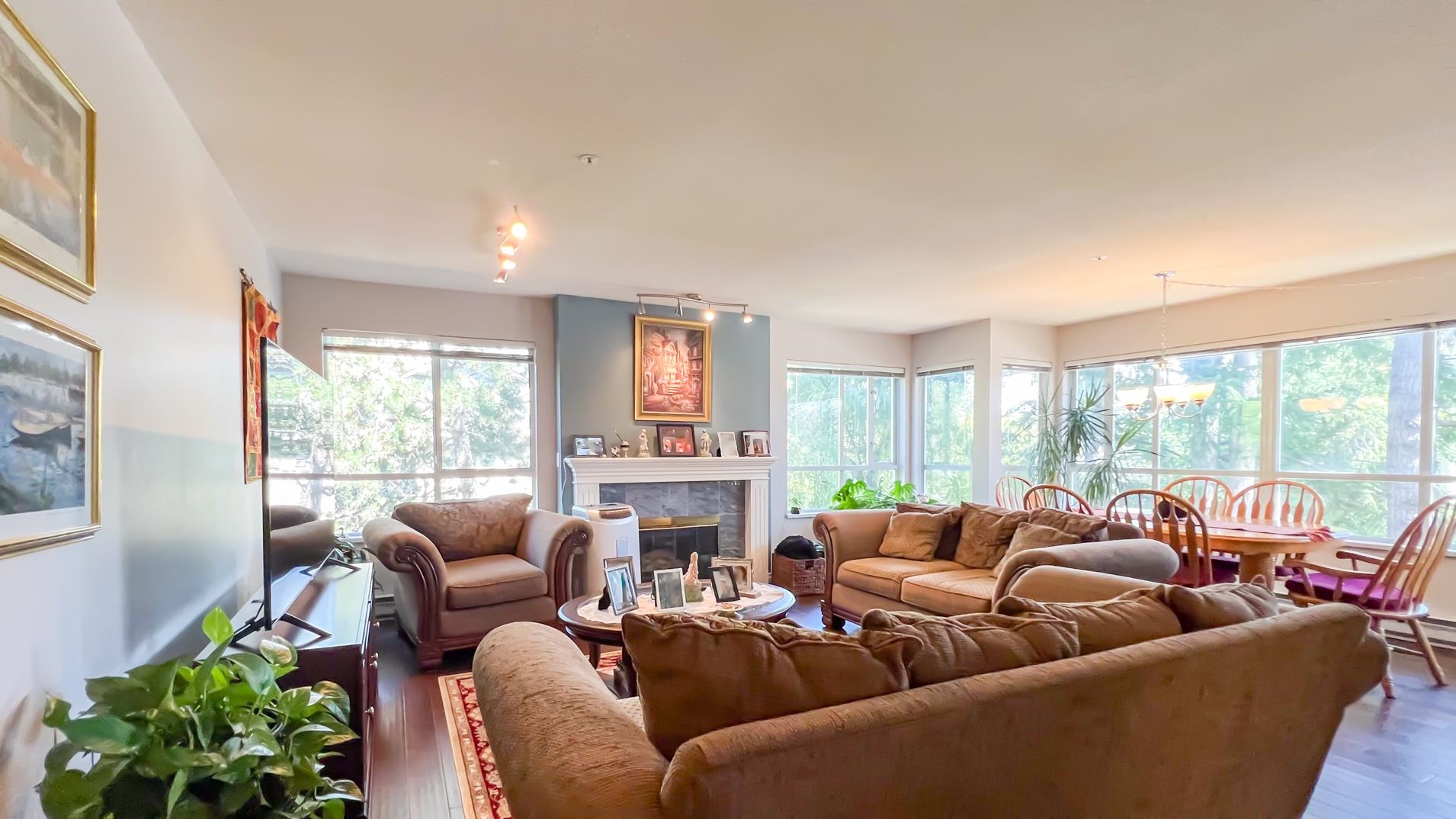 202 15375 17 AVENUE Unit: 202