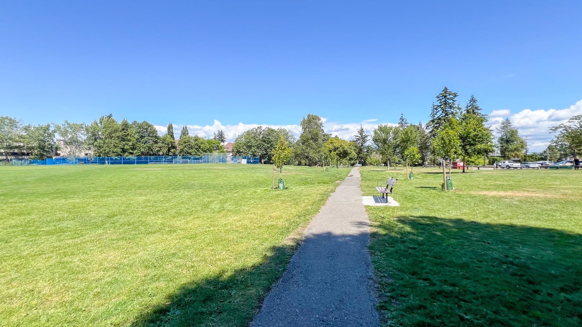 202 15375 17 AVENUE Unit: 202