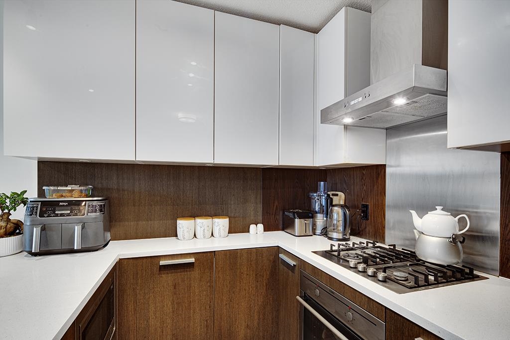 1106 3007 GLEN DRIVE Unit: 1106