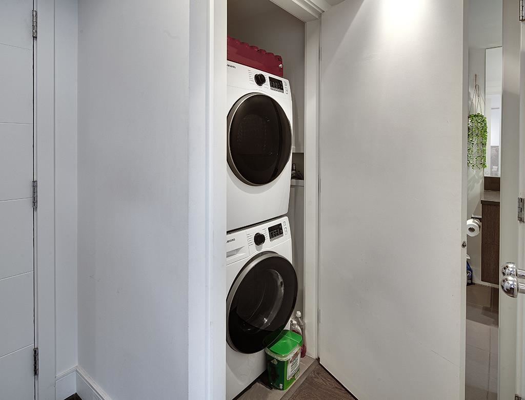 1106 3007 GLEN DRIVE Unit: 1106