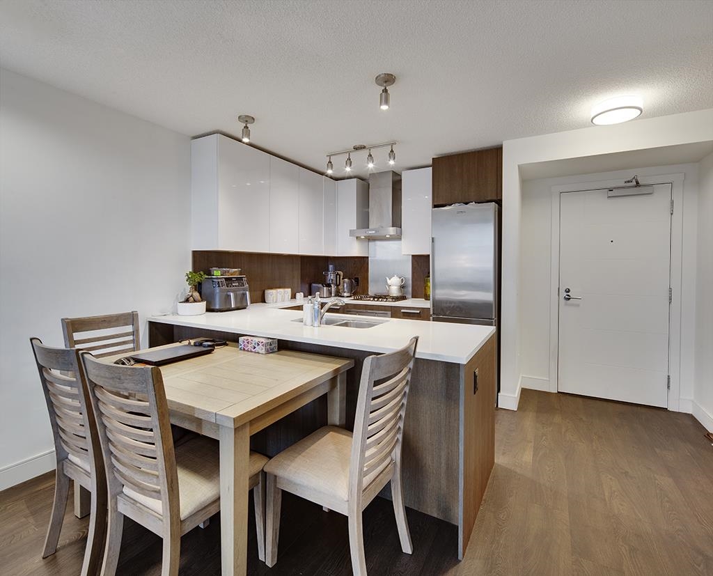 1106 3007 GLEN DRIVE Unit: 1106