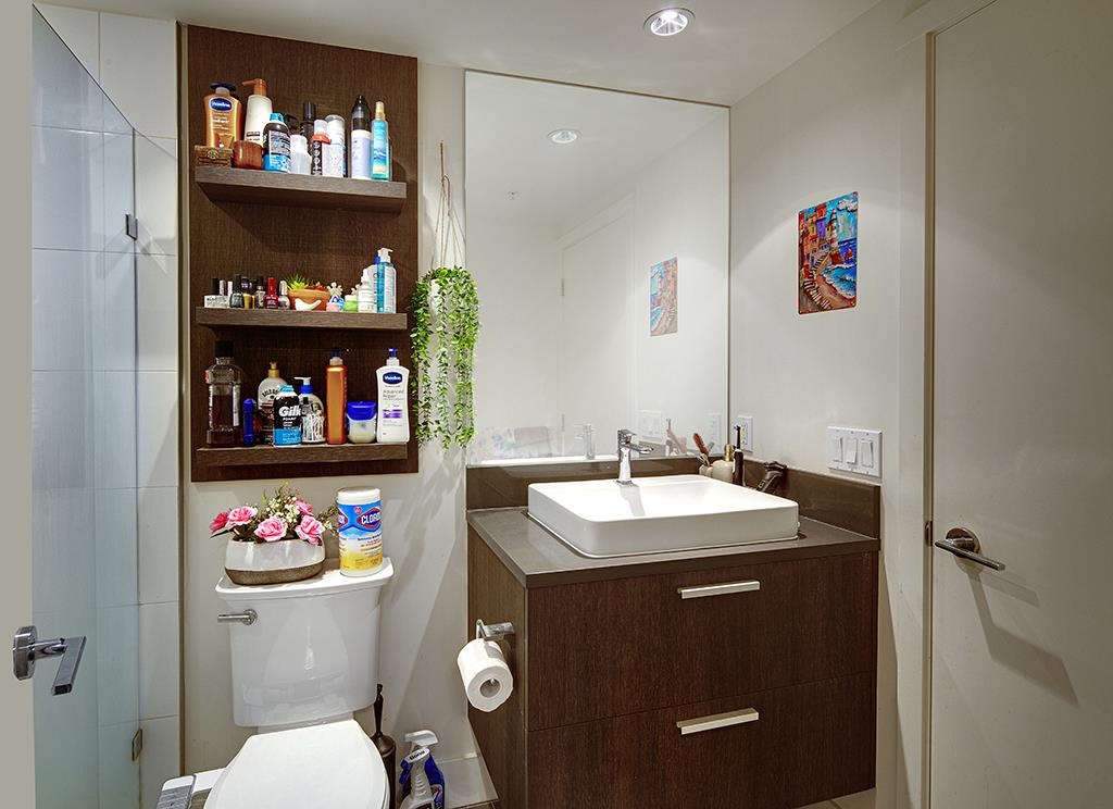 1106 3007 GLEN DRIVE Unit: 1106
