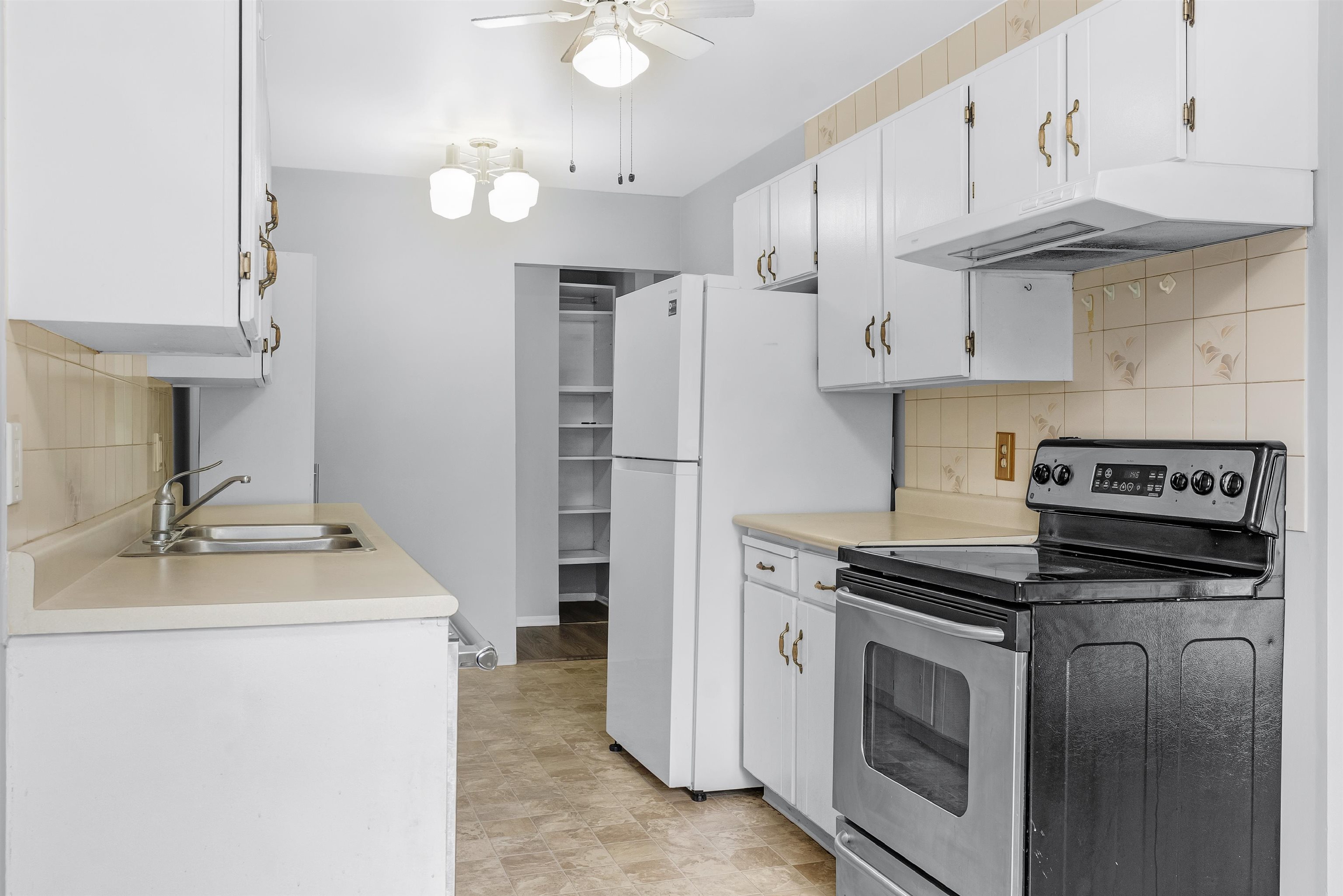 217 3901 CARRIGAN COURT Unit: 217
