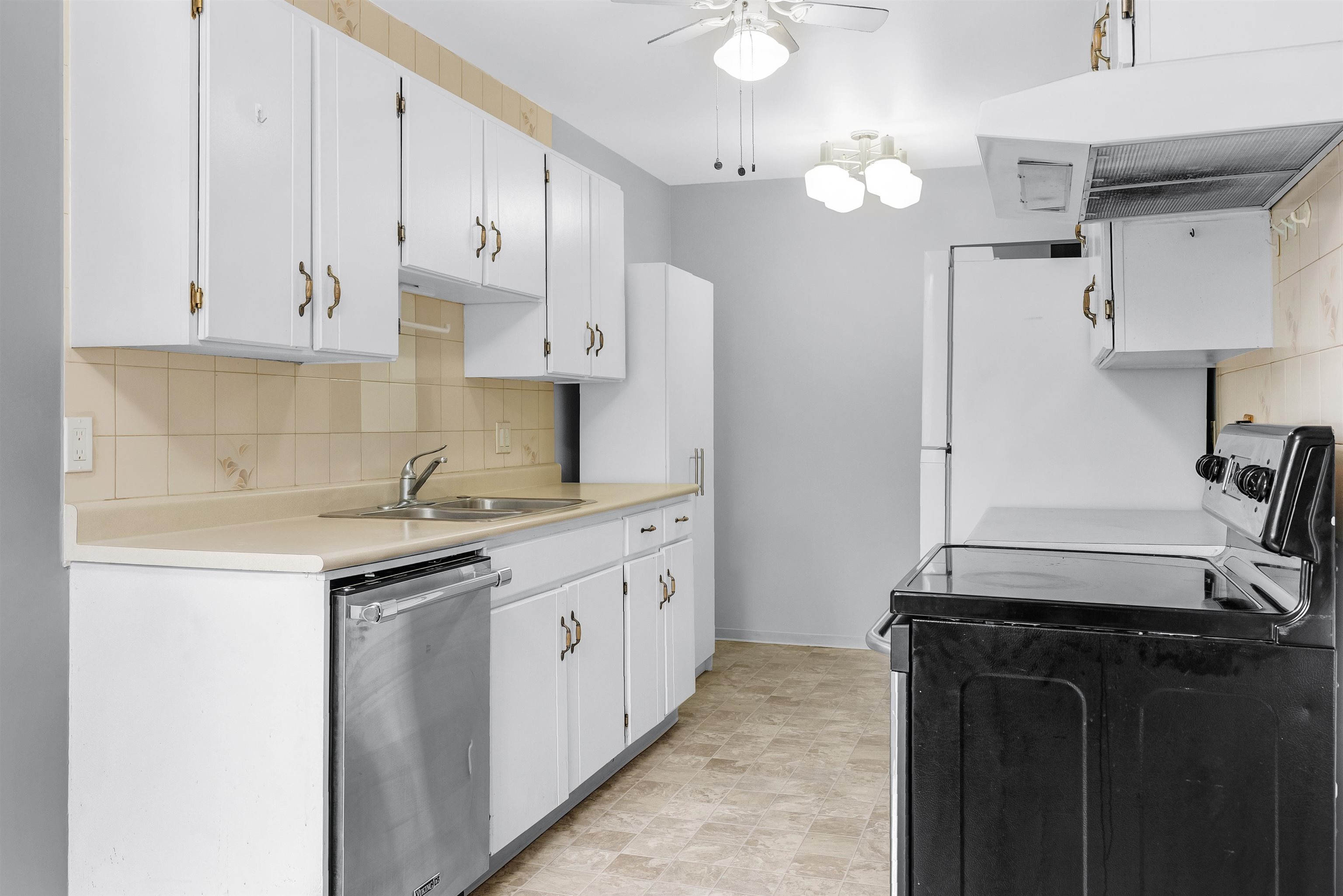 217 3901 CARRIGAN COURT Unit: 217
