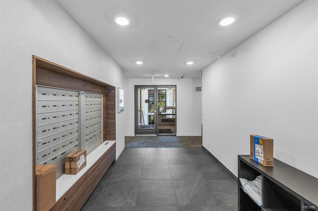 210 469 W KING EDWARD AVENUE Unit: 210
