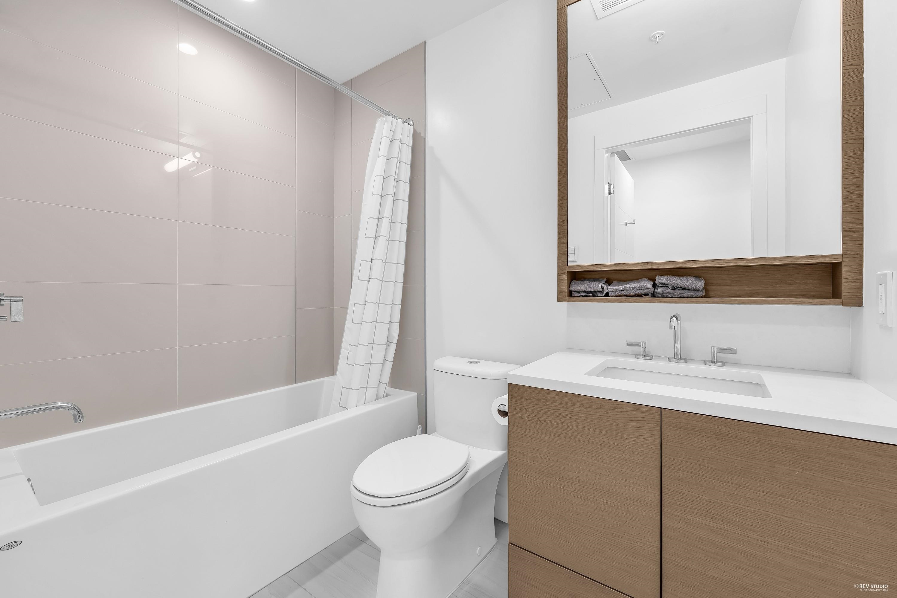 210 469 W KING EDWARD AVENUE Unit: 210