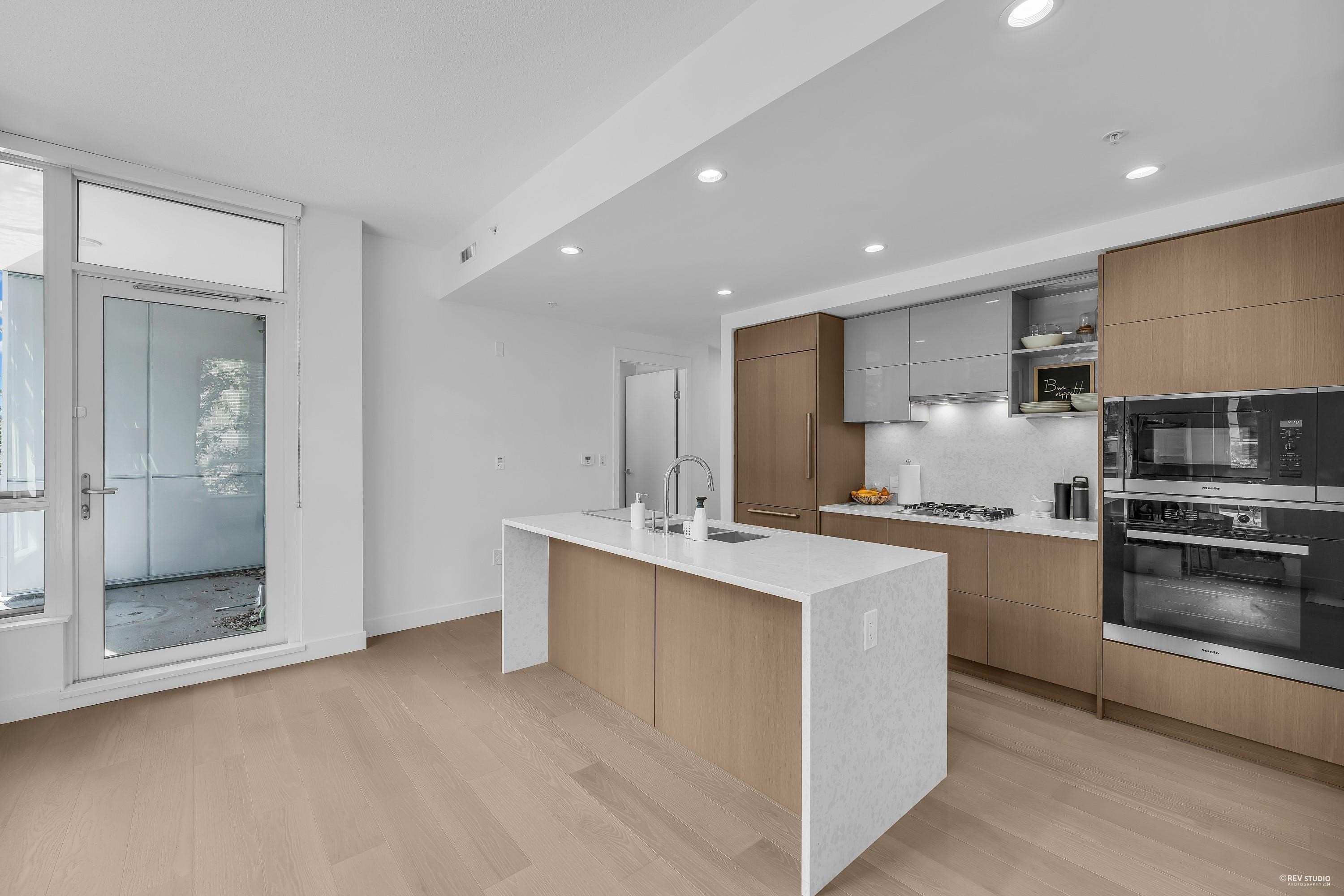 210 469 W KING EDWARD AVENUE Unit: 210