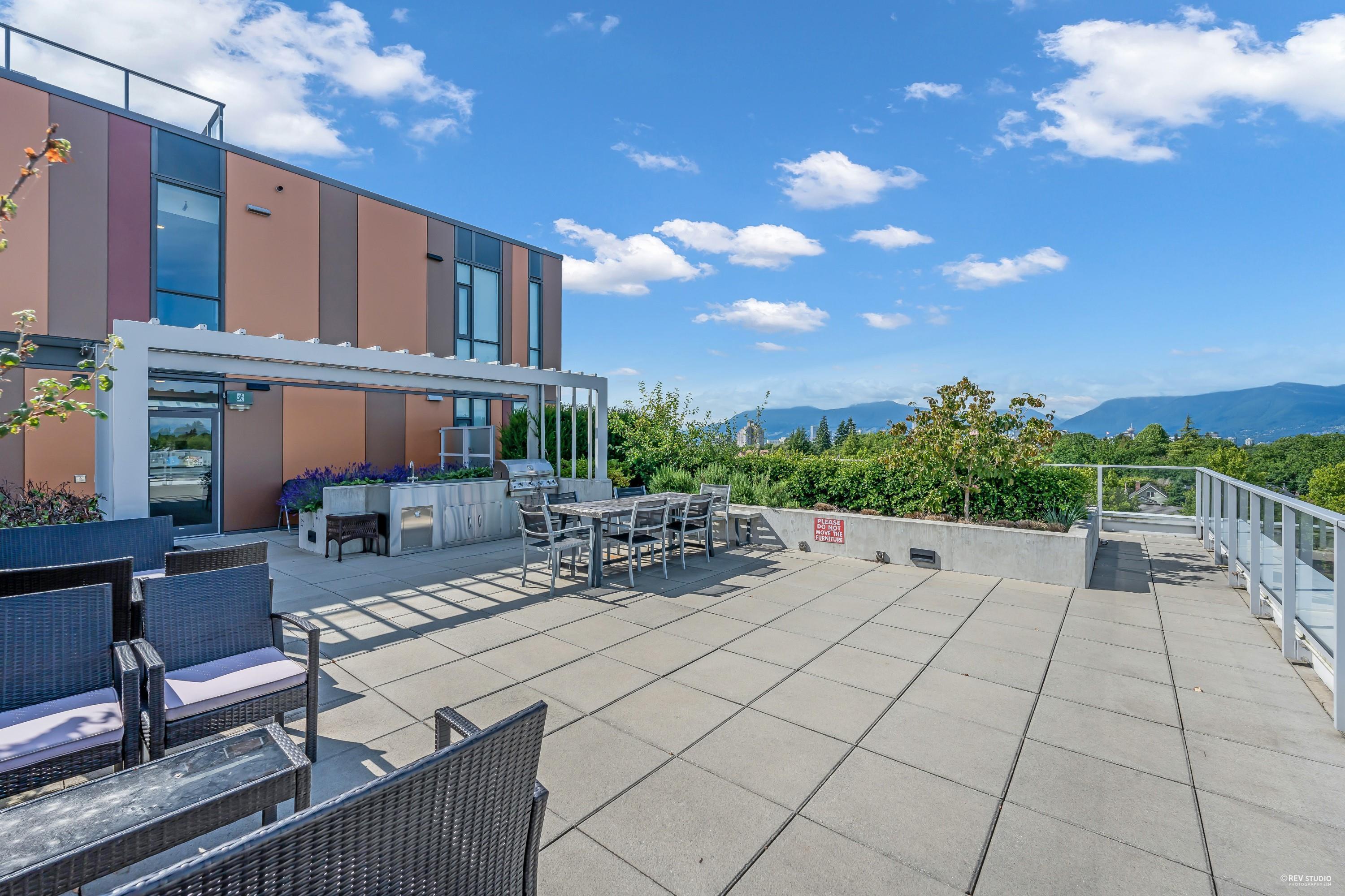 210 469 W KING EDWARD AVENUE Unit: 210