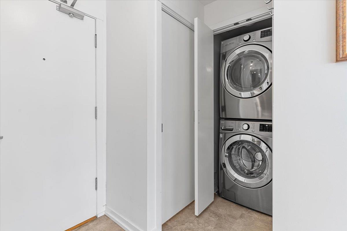 2402 969 RICHARDS STREET Unit: 2402